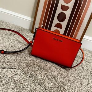 Michael Kors Sheila small crossbody bag